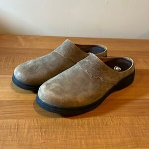 Ariat leather clogs size 11 like new